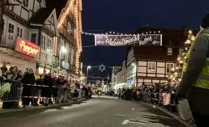 Éin hohes sportliches sowie organisatorisches Niveau, Bombenstimmung am Streckenrand und schnelle Kurse schnelle Strecke kennzeichnen der Ri